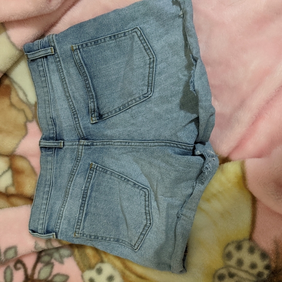 Gap Light Wash Jean Shorts - Picture 3 of 3